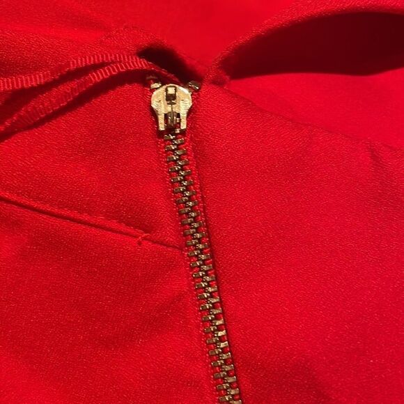 Kendall and Kylie red tank top - Picture 7 of 9